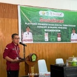 Ketgam : Sekretaris Diskominfo Konawe, Mahbu Fauzi saat menyampaikan sambutan pada perkenalan aplikasi pindara Konawe. Kamis, 23/10/2025