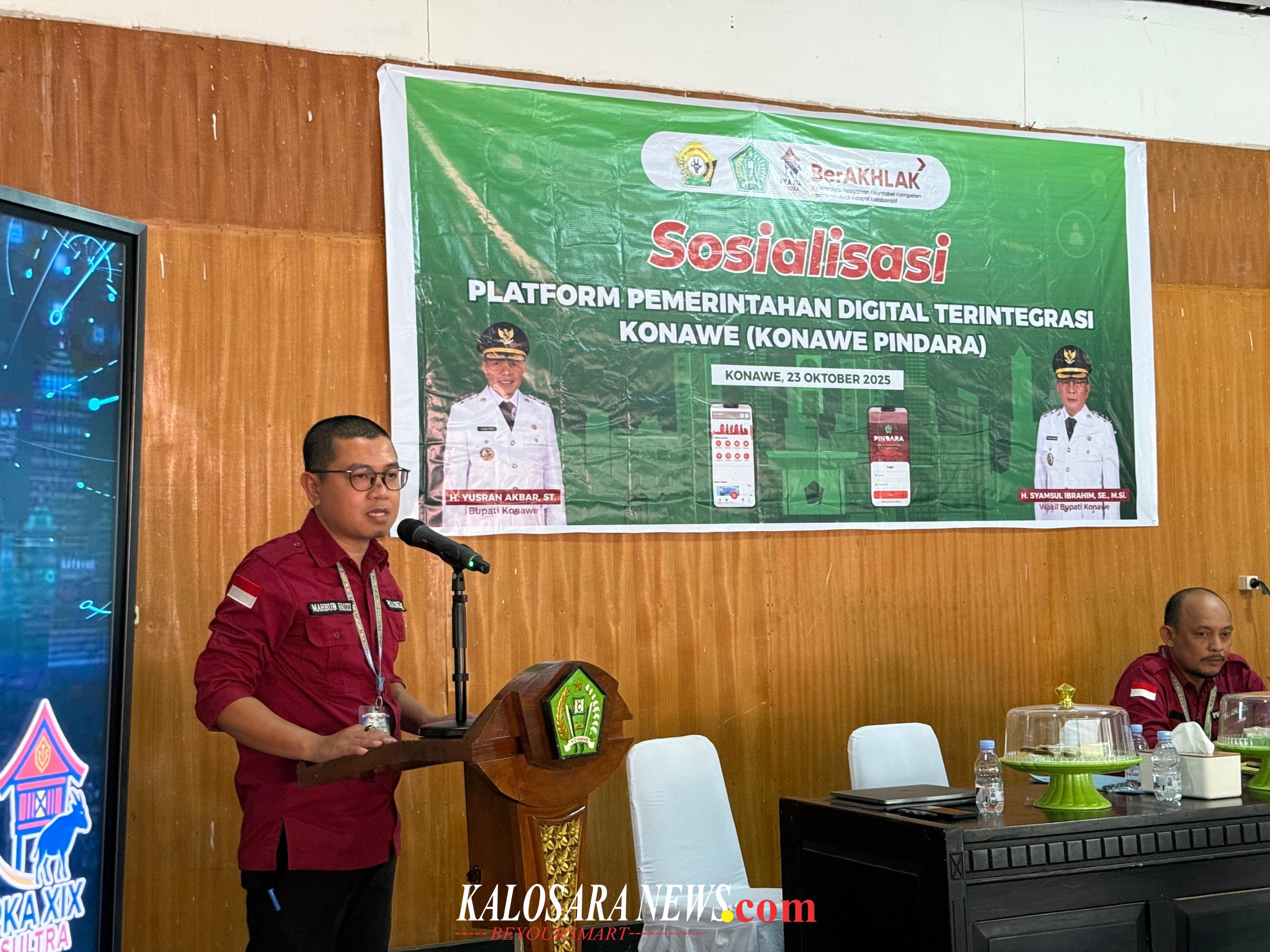 Ketgam : Sekretaris Diskominfo Konawe, Mahbu Fauzi saat menyampaikan sambutan pada perkenalan aplikasi pindara Konawe. Kamis, 23/10/2025