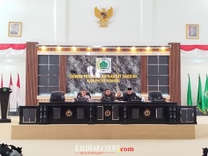 Ketgam : Suasana rapat paripurna pengesahan dua Raperda menjadi Perda. Jumat ( 24/10/2025).Foto : Hijrah