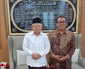 Mantan Wakil Presiden Republik Indonesia ke-13, KH. Ma’ruf Amin (kepea) bersama ketua SMSI Firdaus