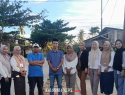 Semangat Berbagi, Mahasiswa IAI Rawa Aopa Hybrid Angata Bagikan Tiga Ratusan Paket Takjil