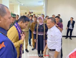 Bupati Konawe Yusran Akbar Sambut Wamendagri di Bandara Haluoleo dalam Rangka Temu Karya Nasional